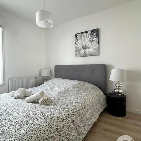 Maison d'hôtes .la Sablaise. Maison Avec Place De Parking Au Coeur Du Quartier Arago