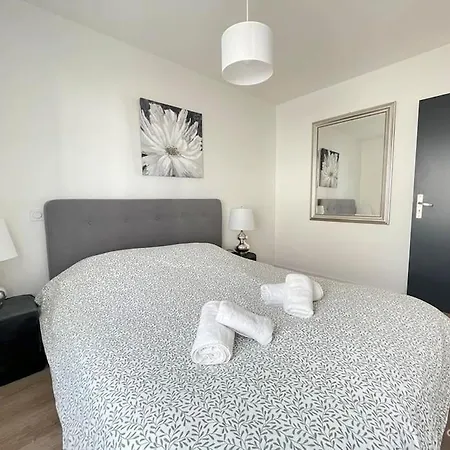 Pensión .la Sablaise. Maison Avec Place De Parking Au Coeur Du Quartier Arago 4*