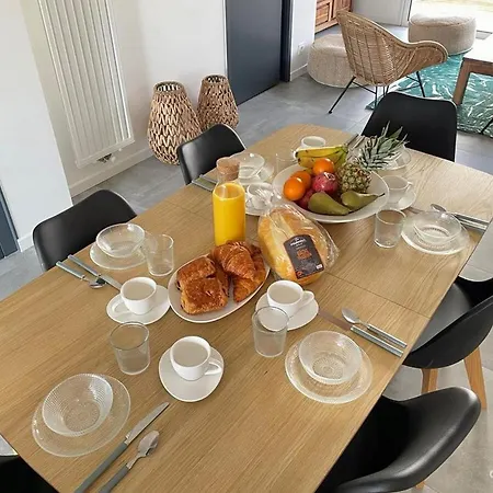 게스트하우스 .la Sablaise. Maison Avec Place De Parking Au Coeur Du Quartier Arago 4*