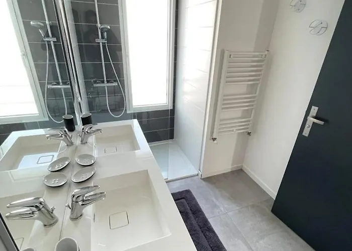 Affittacamere .la Sablaise. Maison Avec Place De Parking Au Coeur Du Quartier Arago Les Sables-dʼOlonne